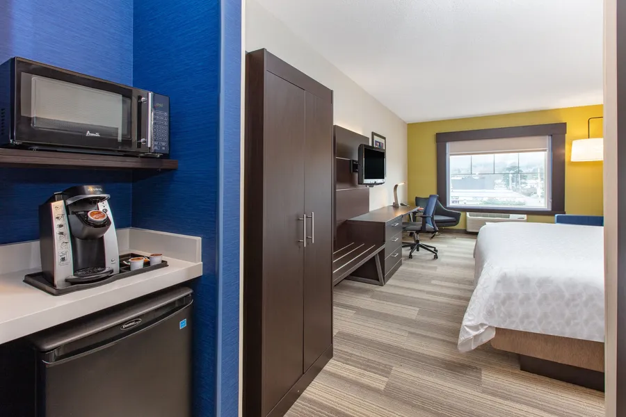 Holiday Inn Express Hotel & Suites Seaside-Convention Center by IHG hotel detail image 6