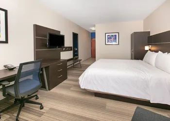 Holiday Inn Express Hotel & Suites Seaside-Convention Center by IHG hotel thumbnail 8