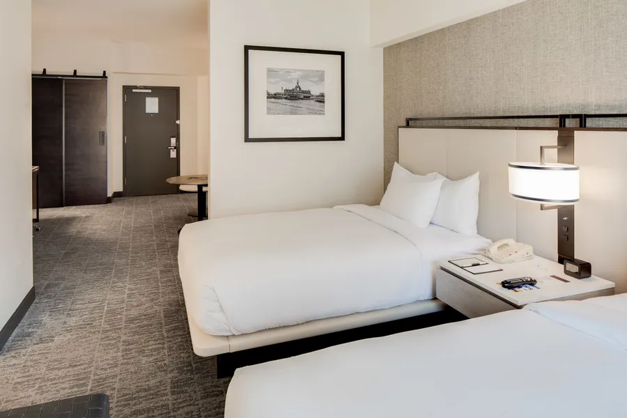 DoubleTree by Hilton Hotel & Suites Jersey City hotel detail image 2