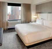 DoubleTree by Hilton Hotel & Suites Jersey City hotel detail image 4