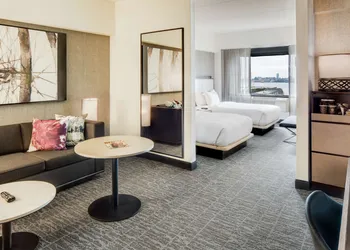 DoubleTree by Hilton Hotel & Suites Jersey City hotel thumbnail 6
