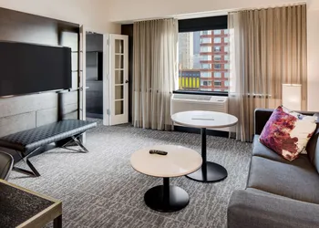 DoubleTree by Hilton Hotel & Suites Jersey City hotel thumbnail 7
