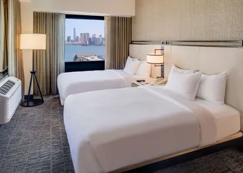 DoubleTree by Hilton Hotel & Suites Jersey City hotel thumbnail 8