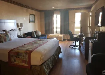 Travelodge by Wyndham Costa Mesa Newport Beach Hacienda hotel thumbnail 5