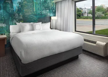 Courtyard by Marriott Indianapolis at the Capitol hotel thumbnail 6