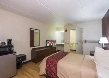 Red Roof Inn Atlanta - Norcross hotel thumbnail 6