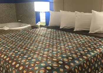 California Inn and Suites Bakersfield hotel thumbnail 7