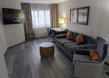 Best Western Plus Miamisburg-Dayton Suites, Banquets & Hotel hotel thumbnail 6