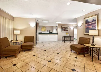 La Quinta Inn by Wyndham Detroit Canton hotel thumbnail 2