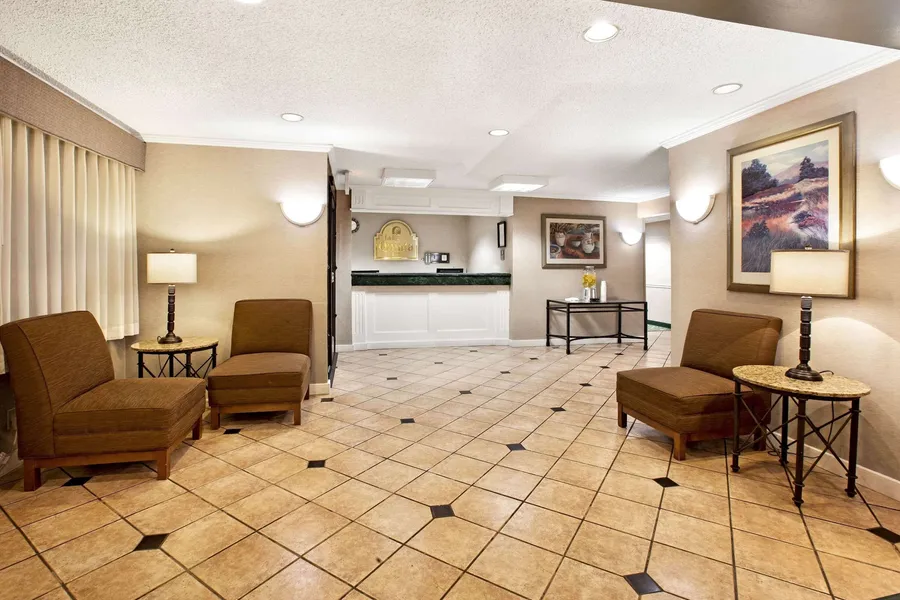 La Quinta Inn by Wyndham Detroit Canton hotel detail image 2