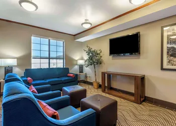 Comfort Suites Castle Rock - Denver South hotel thumbnail 2
