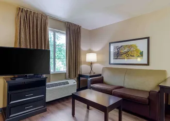 Extended Stay America Select Suites Atlanta Perimeter Peacht hotel thumbnail 5