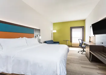 Holiday Inn Express Plymouth by IHG hotel thumbnail 7