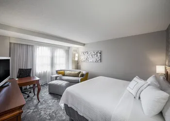Courtyard by Marriott Norfolk Downtown hotel thumbnail 2
