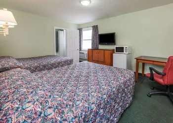 Knights Inn Bracebridge hotel thumbnail 8