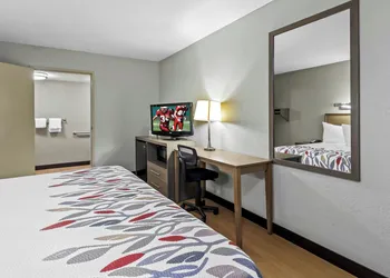 Red Roof Inn Dayton North Airport hotel thumbnail 6