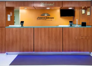 Howard Johnson by Wyndham Savannah GA hotel thumbnail 2