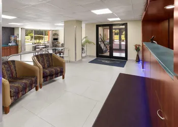 Howard Johnson by Wyndham Savannah GA hotel thumbnail 4
