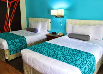 Howard Johnson by Wyndham Savannah GA hotel thumbnail 8