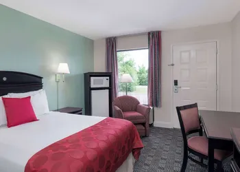 Ramada by Wyndham Pelham hotel thumbnail 8