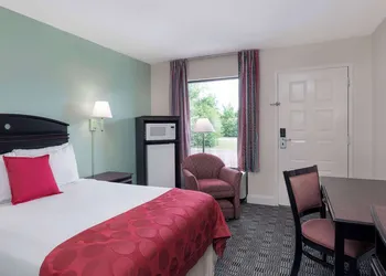 Ramada by Wyndham Pelham hotel thumbnail 8
