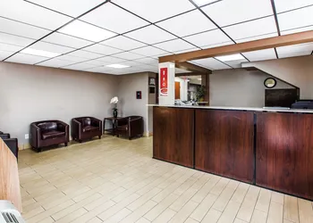 Econo Lodge Savannah Midtown hotel thumbnail 4