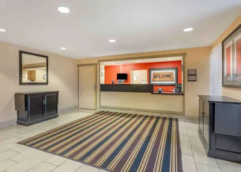 Extended Stay America Suites Chicago Lombard Yorktown Center hotel thumbnail 2