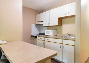 Extended Stay America Suites Chicago Lombard Yorktown Center hotel thumbnail 7