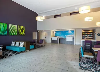 La Quinta Inn & Suites by Wyndham Las Vegas Nellis hotel thumbnail 3