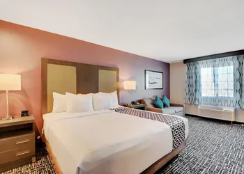 La Quinta Inn & Suites by Wyndham Las Vegas Nellis hotel thumbnail 5