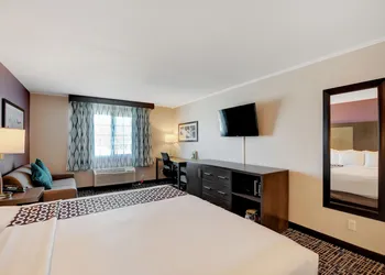La Quinta Inn & Suites by Wyndham Las Vegas Nellis hotel thumbnail 6