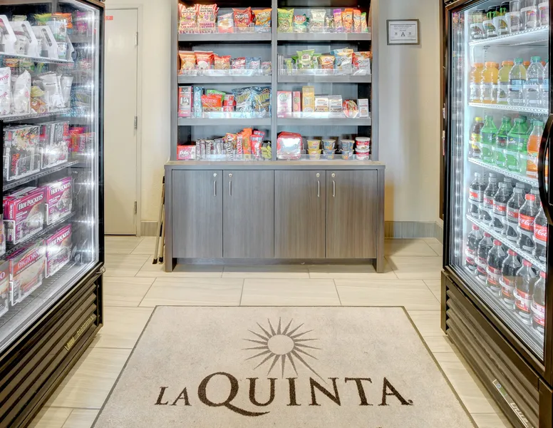 La Quinta Inn & Suites by Wyndham Las Vegas Nellis hotel detail image 2