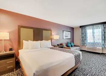 La Quinta Inn & Suites by Wyndham Las Vegas Nellis hotel thumbnail 5