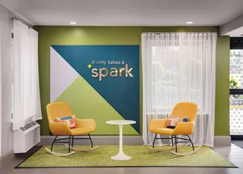 Spark by Hilton Atlanta Cumberland Ballpark hotel thumbnail 4