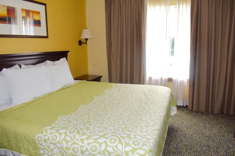 Days Inn & Suites by Wyndham Tucker/Northlake hotel detail image 6
