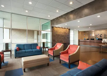 Comfort Inn & Suites Presidential - Downtown Little Rock hotel thumbnail 3