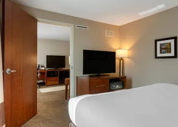 Comfort Inn & Suites Presidential - Downtown Little Rock hotel thumbnail 5