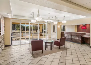 Red Roof Inn & Suites Pensacola East - Milton hotel thumbnail 2