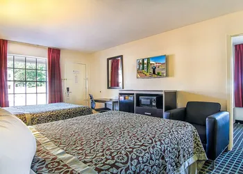 Days Inn by Wyndham Market Center Dallas Love Field hotel thumbnail 7