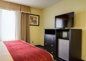 Comfort Inn & Suites Macon North I-75 hotel thumbnail 5