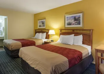 Econo Lodge Petersburg - Fort Lee hotel thumbnail 6
