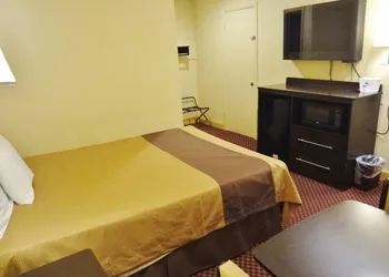 Americas Best Value Inn Goldsboro hotel thumbnail 8