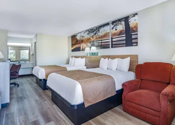 Days Inn by Wyndham Macon I-475 hotel thumbnail 7