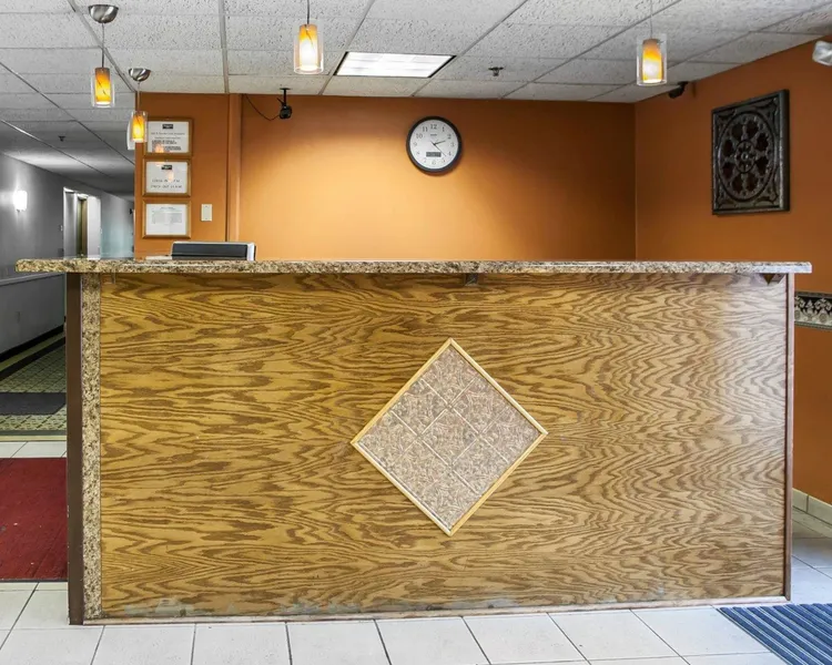 Rodeway Inn & Suites Milwaukee Airport hotel detail image 2
