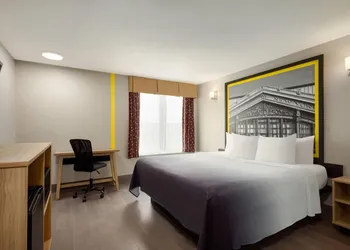 Super 8 by Wyndham Meadowlands hotel thumbnail 8