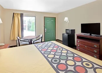 Super 8 by Wyndham Acworth/Atlanta Area hotel thumbnail 8