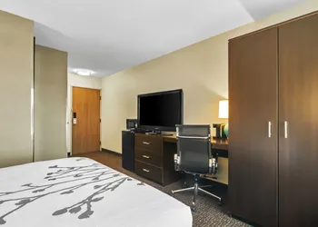 Sleep Inn Fayetteville North hotel thumbnail 6