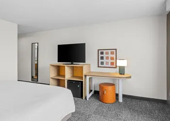 Spark by Hilton Traverse City hotel thumbnail 6