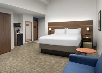 Holiday Inn Express San Antonio N-Riverwalk Area by IHG hotel thumbnail 5
