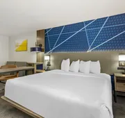 Comfort Inn & Suites Irving Las Colinas DFW hotel detail image 7